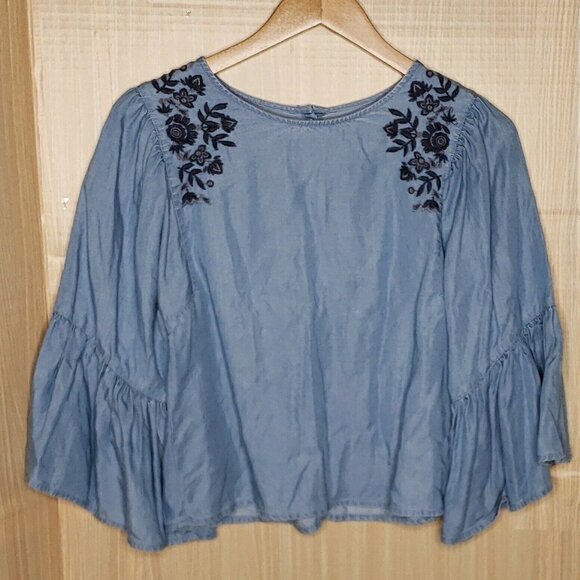 Hollister Womens Blue Lyocel Boho Cropped Embroidered Bell Sleeve Blouse Small - Picture 1 of 6